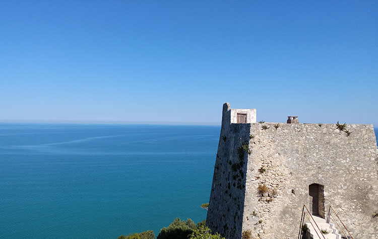 Das Meer von Gargano nur wenige Schritte entfernt.