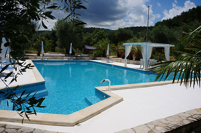 Piscina con idromassaggio